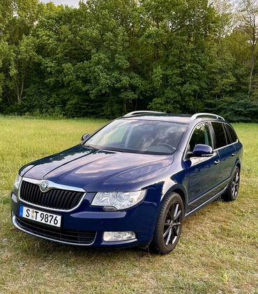 Skoda Superb cena 30500 przebieg: 285000, rok produkcji 2012 z Złocieniec małe 232